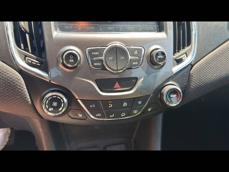 2017 Chevrolet Cruze LT Auto