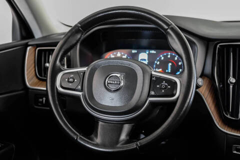 2021 Volvo XC60 T5 Momentum