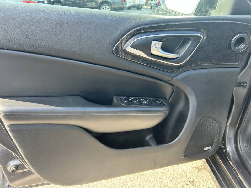 2015 Chrysler 200 C