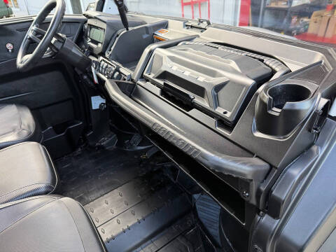 2024 Can-Am Defender Max X MR With Half Do