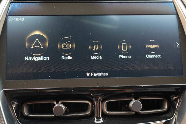 2021 Aston Martin DBX