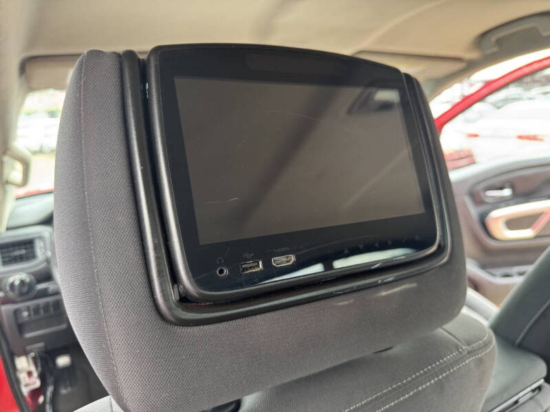 2022 Nissan Titan SV