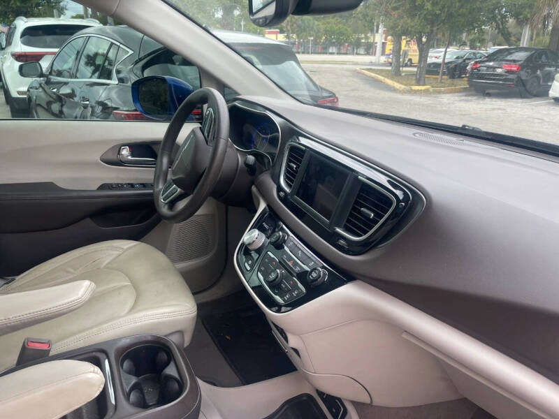 2019 Chrysler Pacifica Touring Plus