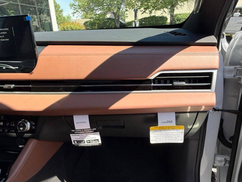 2026 Mitsubishi Outlander PHEV SEL
