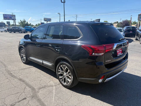 2017 Mitsubishi Outlander ES