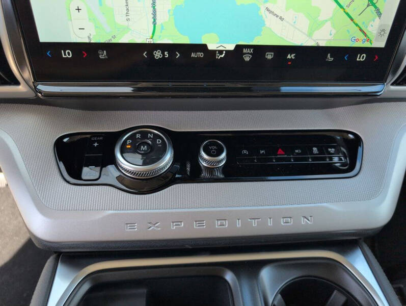 2026 Ford Expedition Active