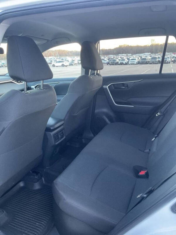 2024 Toyota RAV4 Hybrid LE