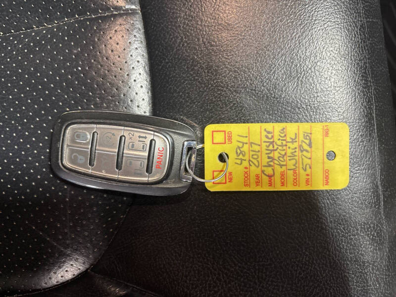 2017 Chrysler Pacifica Touring-L Plus