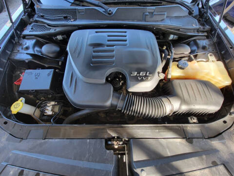 2016 Dodge Challenger SXT Plus