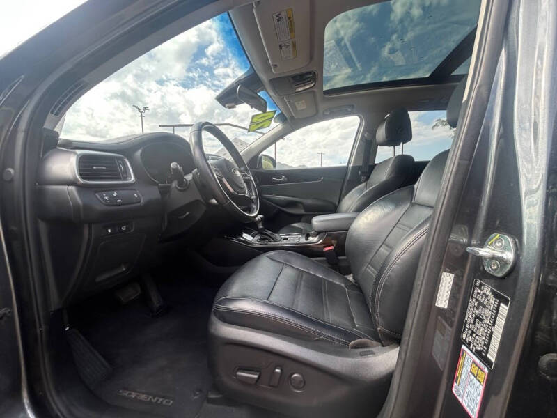 2020 Kia Sorento EX V6