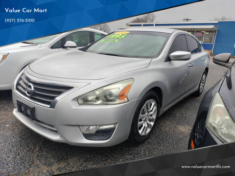 2015 Nissan Altima for sale at Value Car Mart in Dayton OH