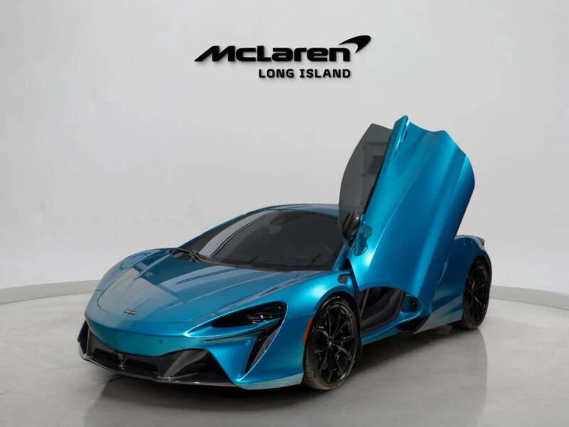 2023 McLaren Artura