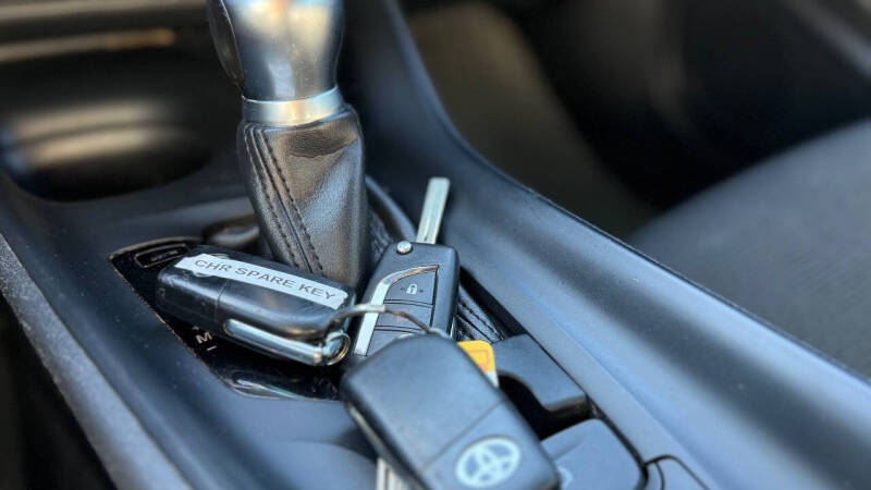 2019 Toyota C-HR XLE