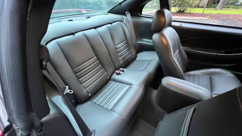 2004 Ford Mustang GT Deluxe