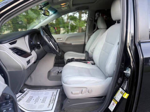 2015 Toyota Sienna