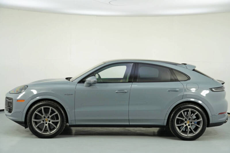 2024 Porsche Cayenne Turbo E-Hybrid Coupe