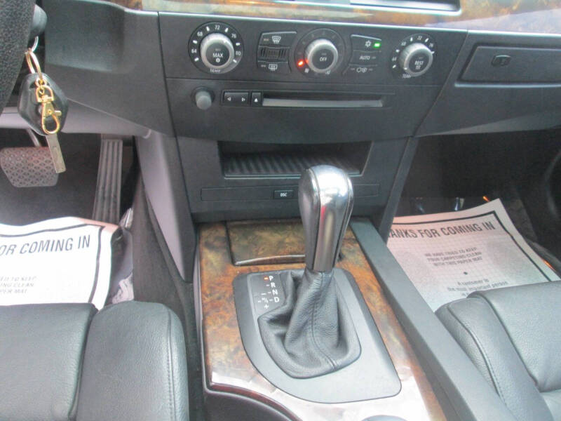 2004 BMW 5 Series 530i