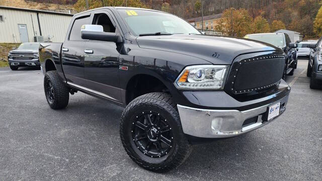 Used 2018 RAM Ram 1500 Pickup Laramie with VIN 1C6RR7NM2JS333170 for sale in Hazard, KY