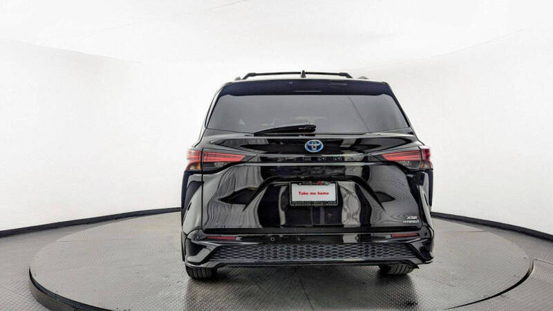 2022 Toyota Sienna XSE 7-Passenger
