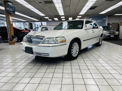2003 Lincoln Town Car for sale at CARS AVENUE INC in Sacramento CA