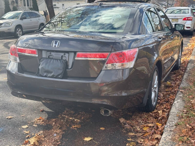 2011 Honda Accord EX-L photo 16