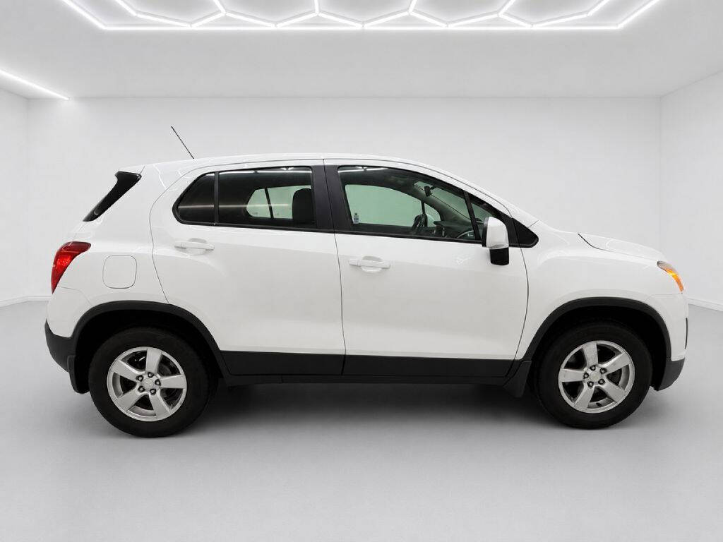 White 2015 Chevrolet Trax LS AWD LS 4dr Crossover w/1LS 2