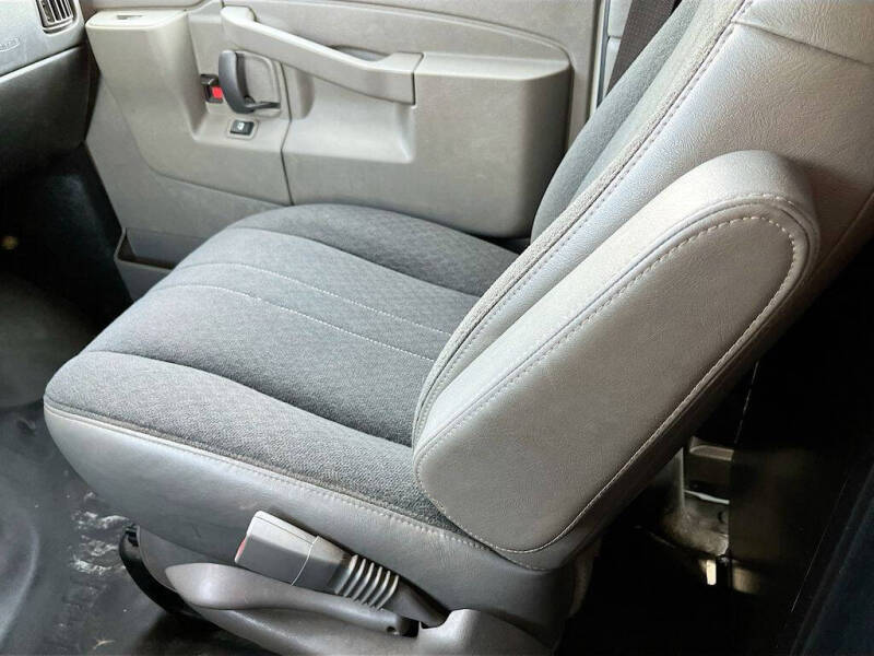 2023 Chevrolet Express 2500