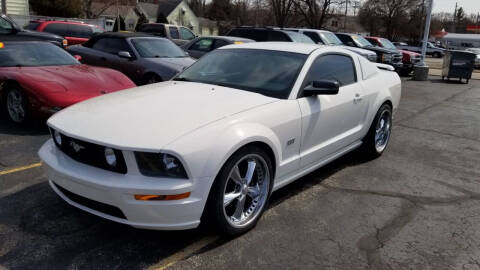 2005 Ford Mustang for sale at Advantage Auto Sales & Imports Inc in Loves Park IL