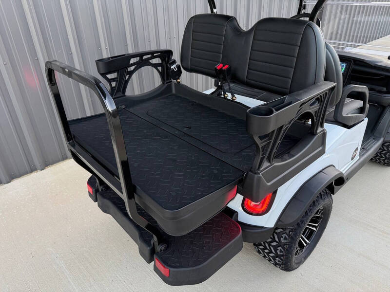 2025 Madjax E4 Lifted