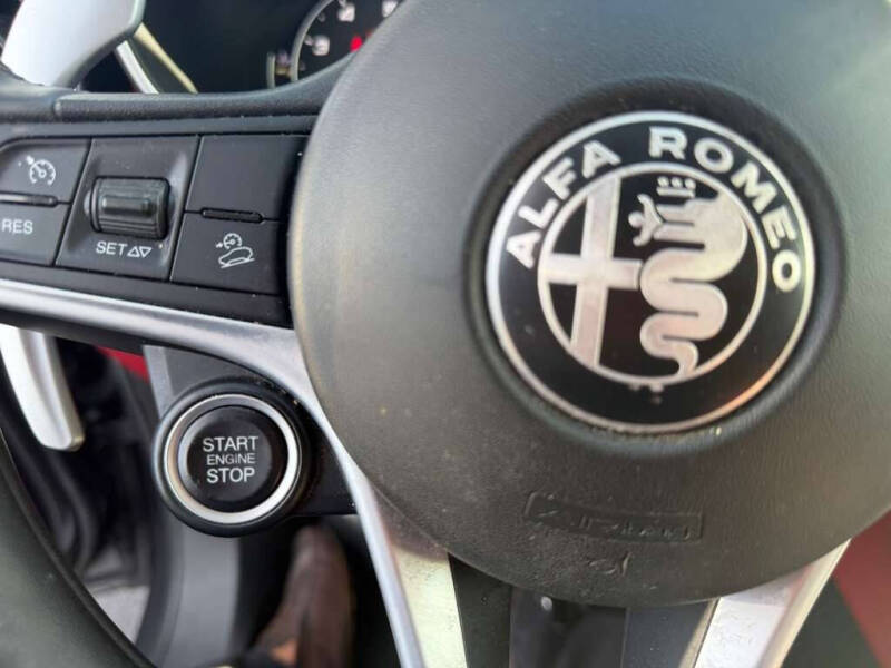 2019 Alfa Romeo Stelvio Sport