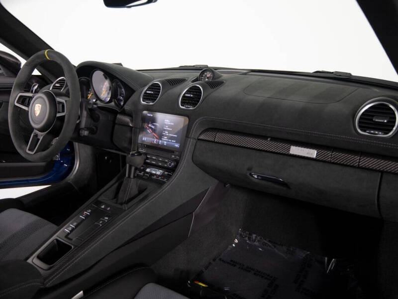 2023 Porsche 718 Cayman GT4 RS