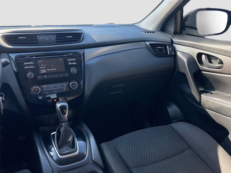 2017 Nissan Rogue Sport S