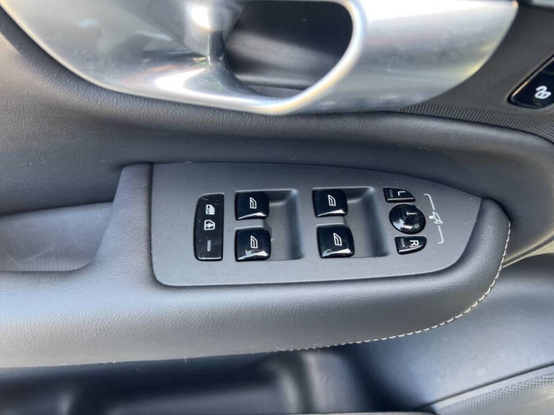 2023 Volvo XC90 Recharge T8 Ultimate Bright Theme 7P