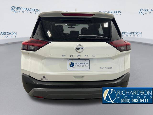2021 Nissan Rogue SV