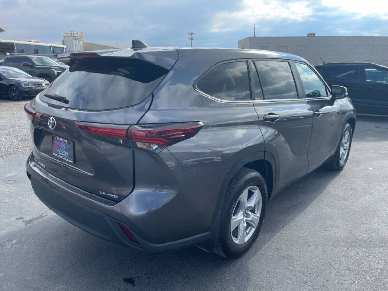 2024 Toyota Highlander LE