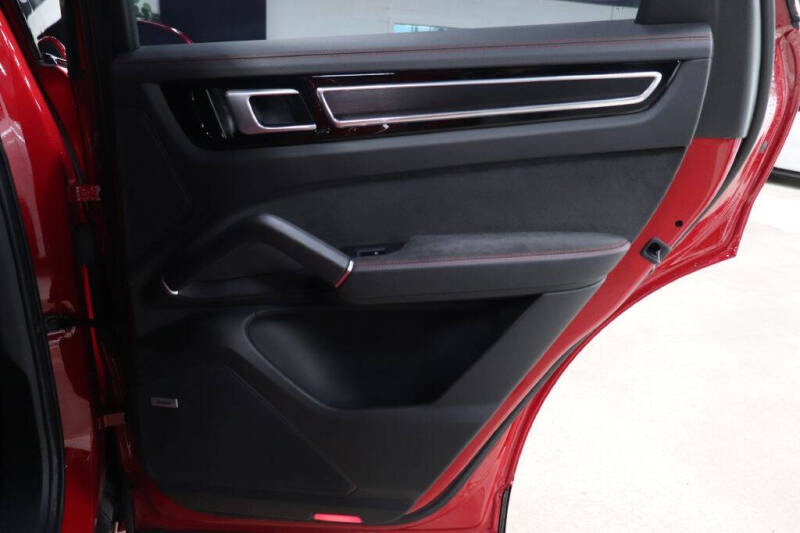 2021 Porsche Cayenne GTS Coupe