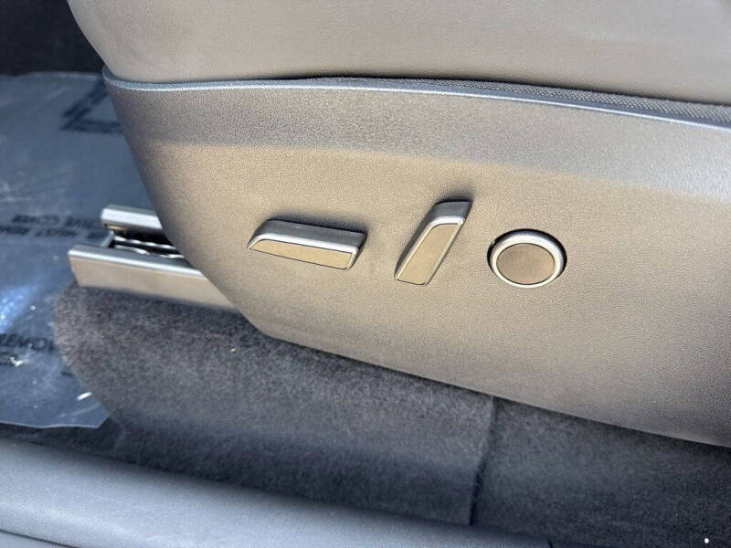 2025 Tesla Model Y Performance