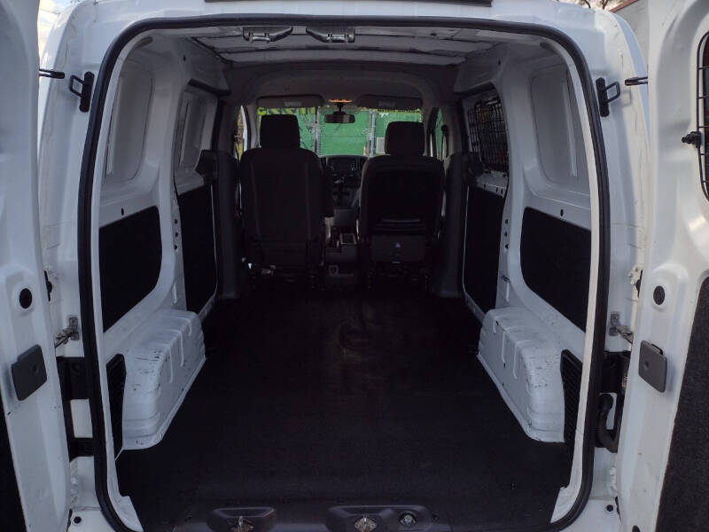 2019 Nissan NV200 SV photo 14