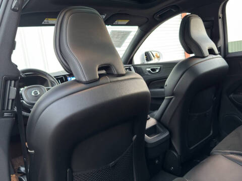 2019 Volvo XC60 T5 R-Design