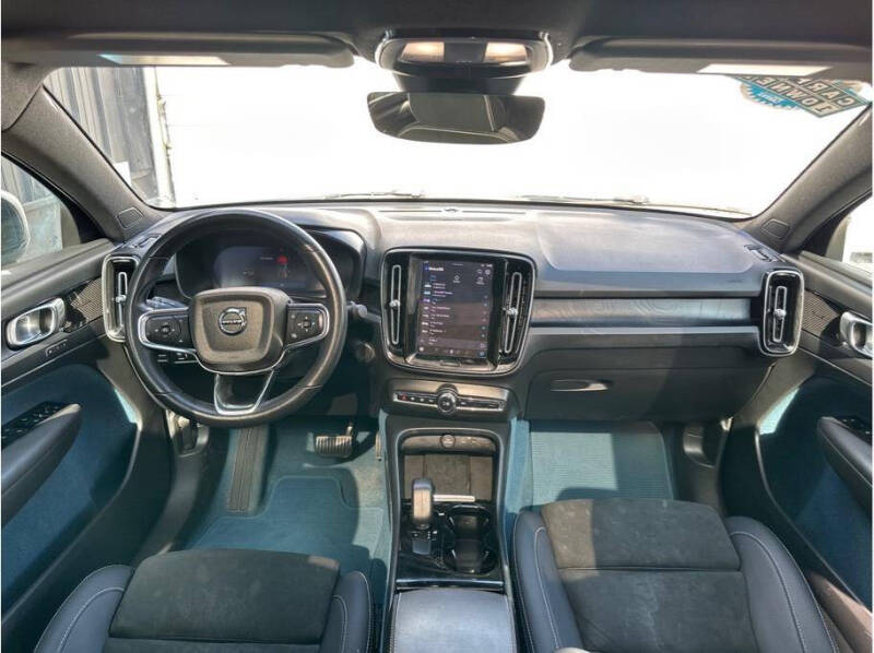 2022 Volvo C40 Recharge Pure Electric P8