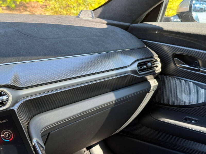 2025 Aston Martin Vanquish