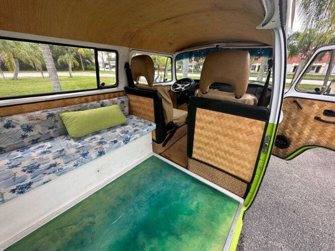 1975 Volkswagen Bus