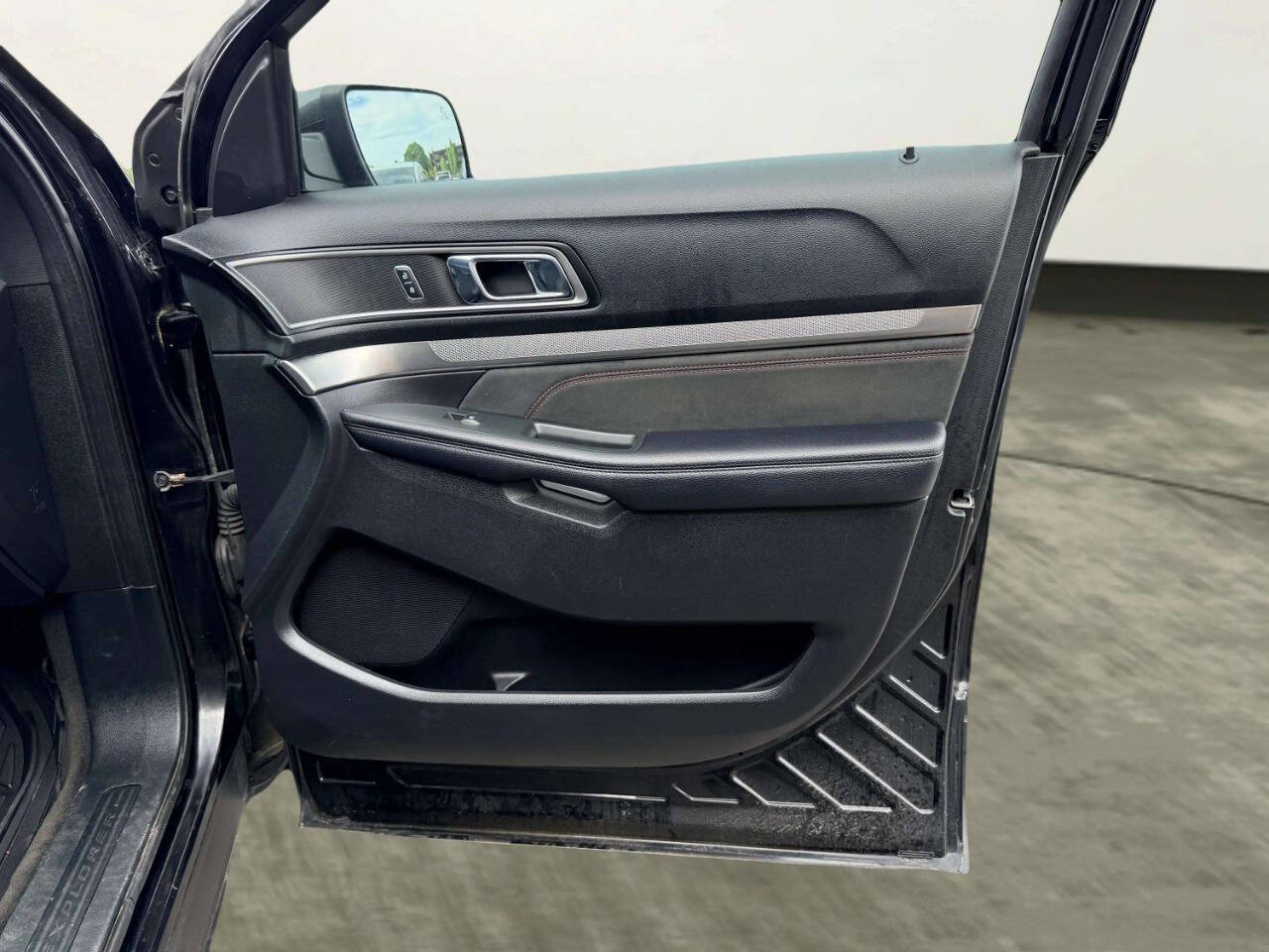 FordExplorer30