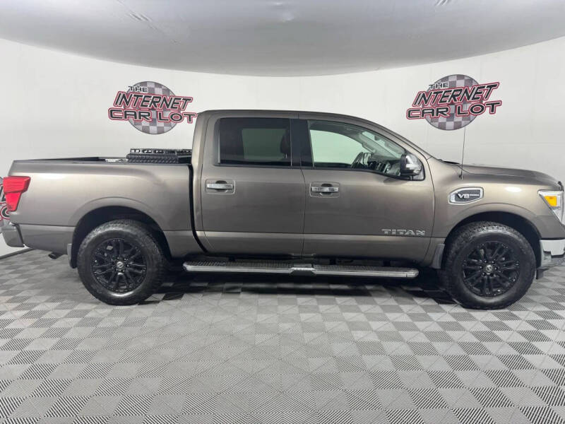 2017 Nissan Titan