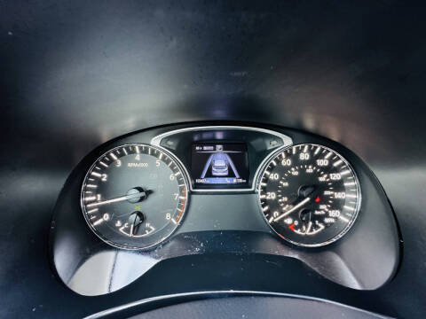 2017 Nissan Pathfinder SL