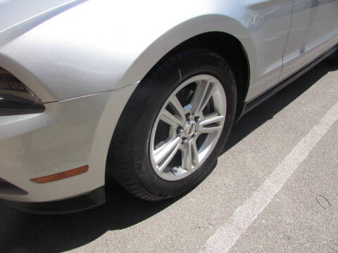 2012 Ford Mustang V6 Premium