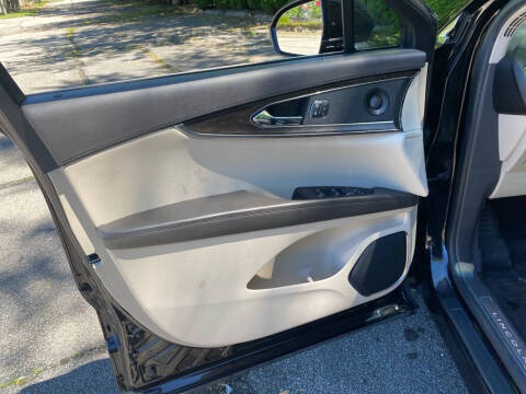 2019 Lincoln Nautilus Reserve