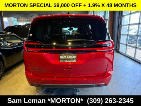2026 Chrysler Pacifica Select