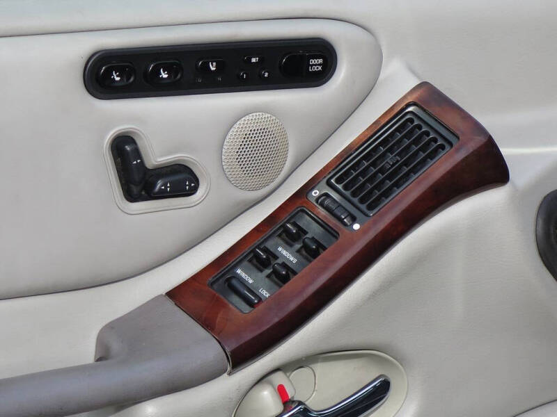 1999 Oldsmobile Aurora