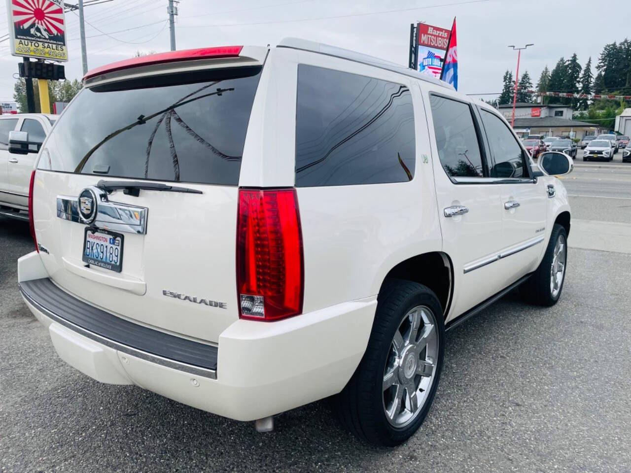 2011 Cadillac Escalade Hybrid for sale at New Creation Auto Sales in Everett, WA